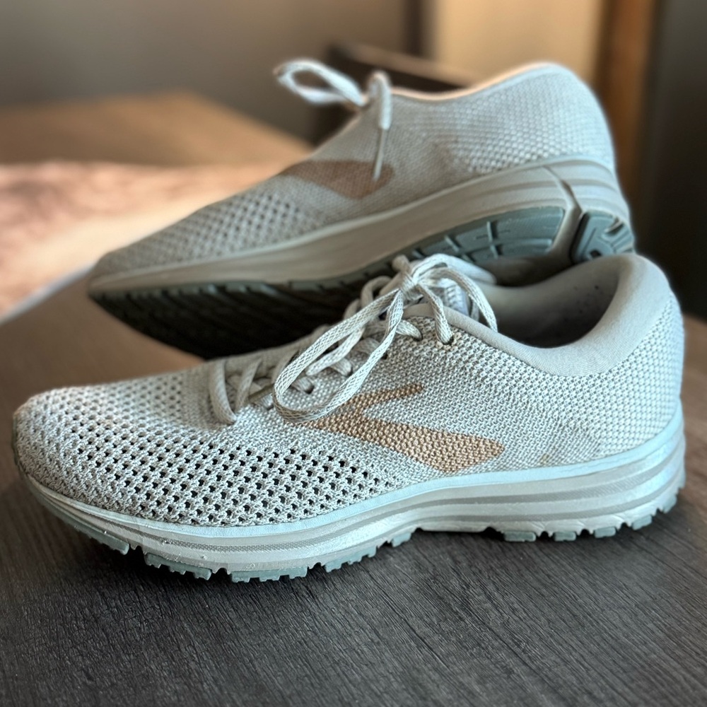 Brooks Gray/Gold Athletic Shoes